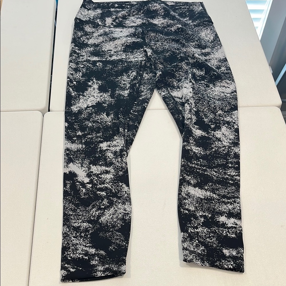 Lululemon Athletica Black and White Leggings